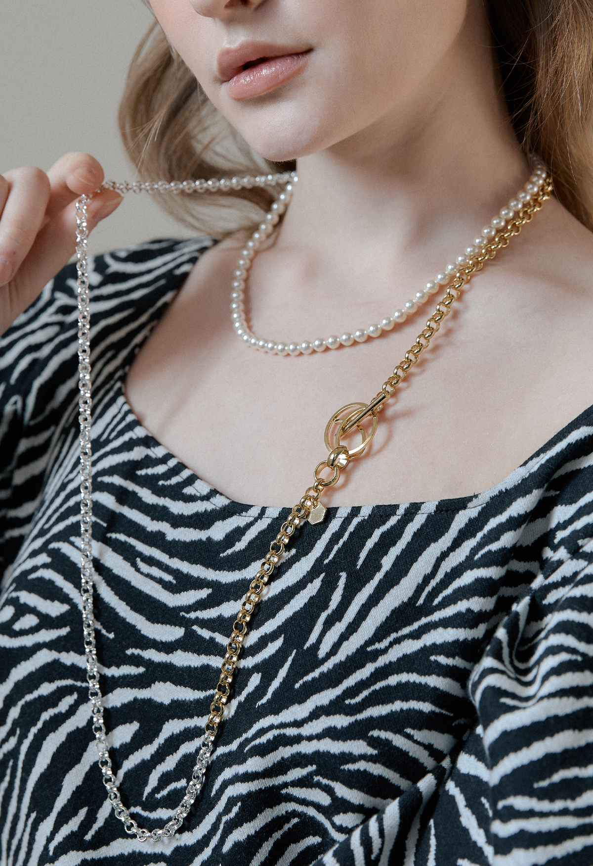 Layerd Pearl Chain Long Necklace